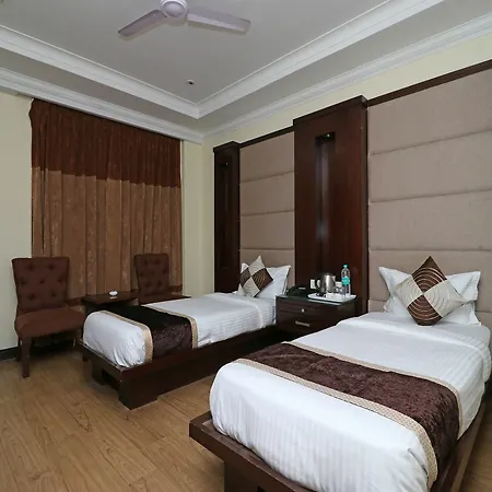 Oyo 12532 Hotel Broadway Inn